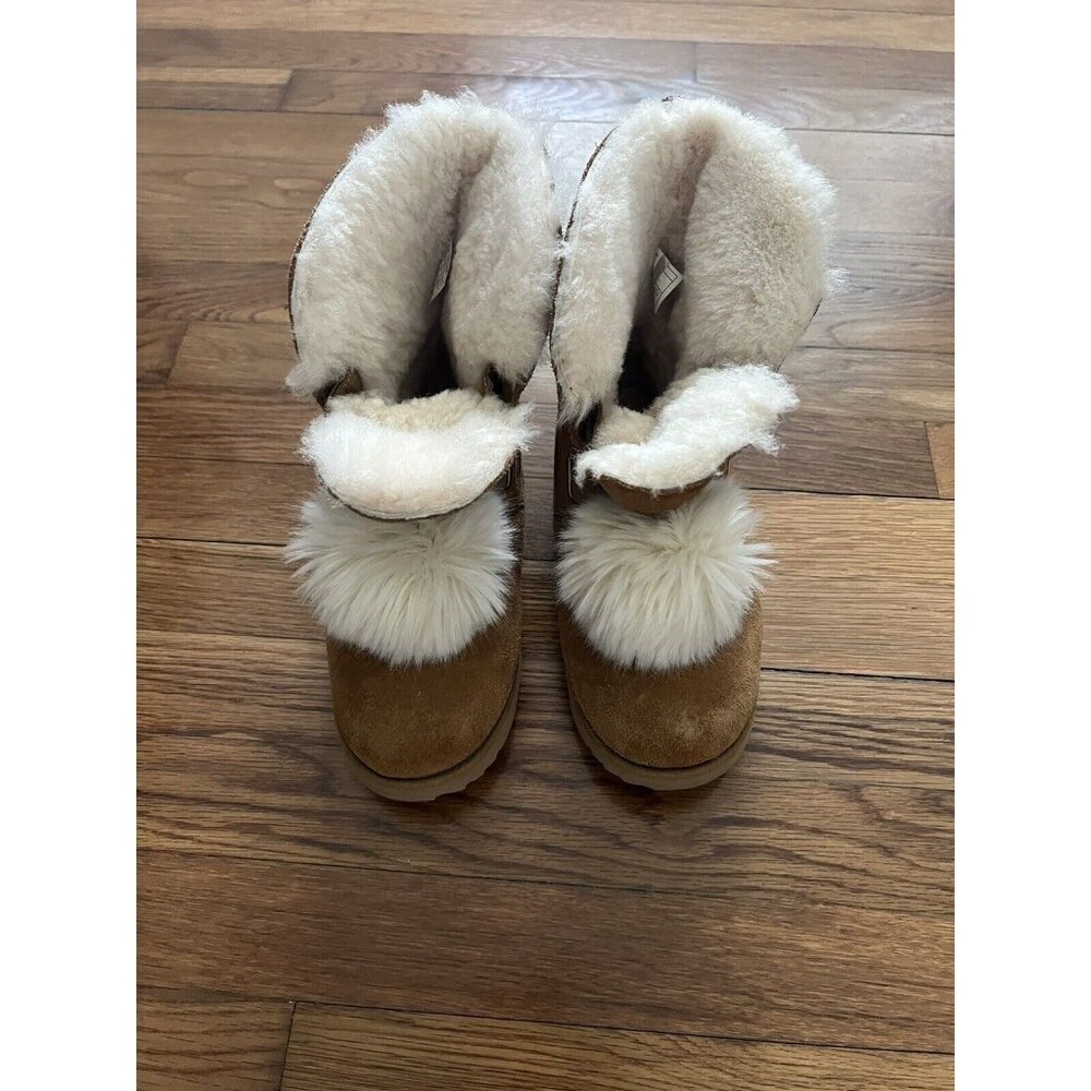 Ugg Australia Isley Chestnut Suede Boots Girls Waterproof Lined With Poms Size 4